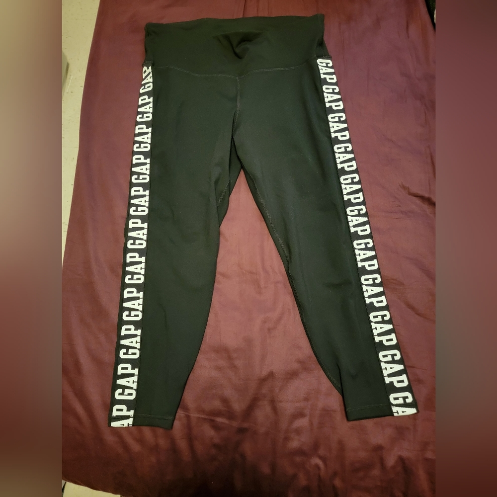 Gap - Picture 2 of 5